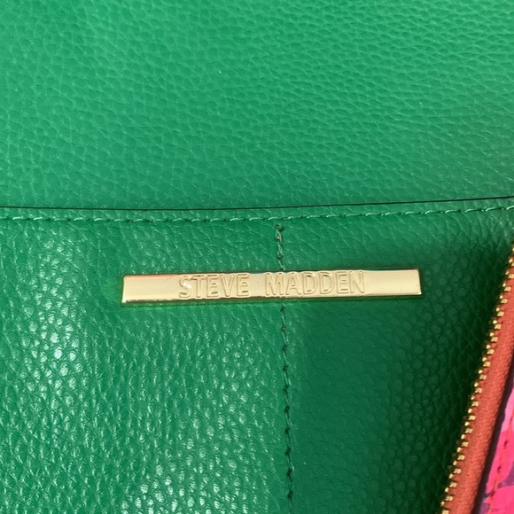 Steve Madden Green and Floral Tote - Picture 3 of 14